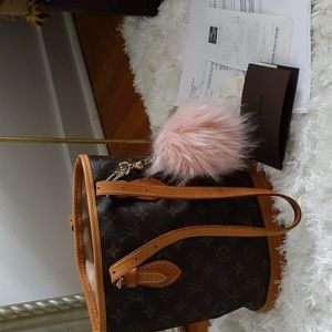 Louis Vuitton petite bucket